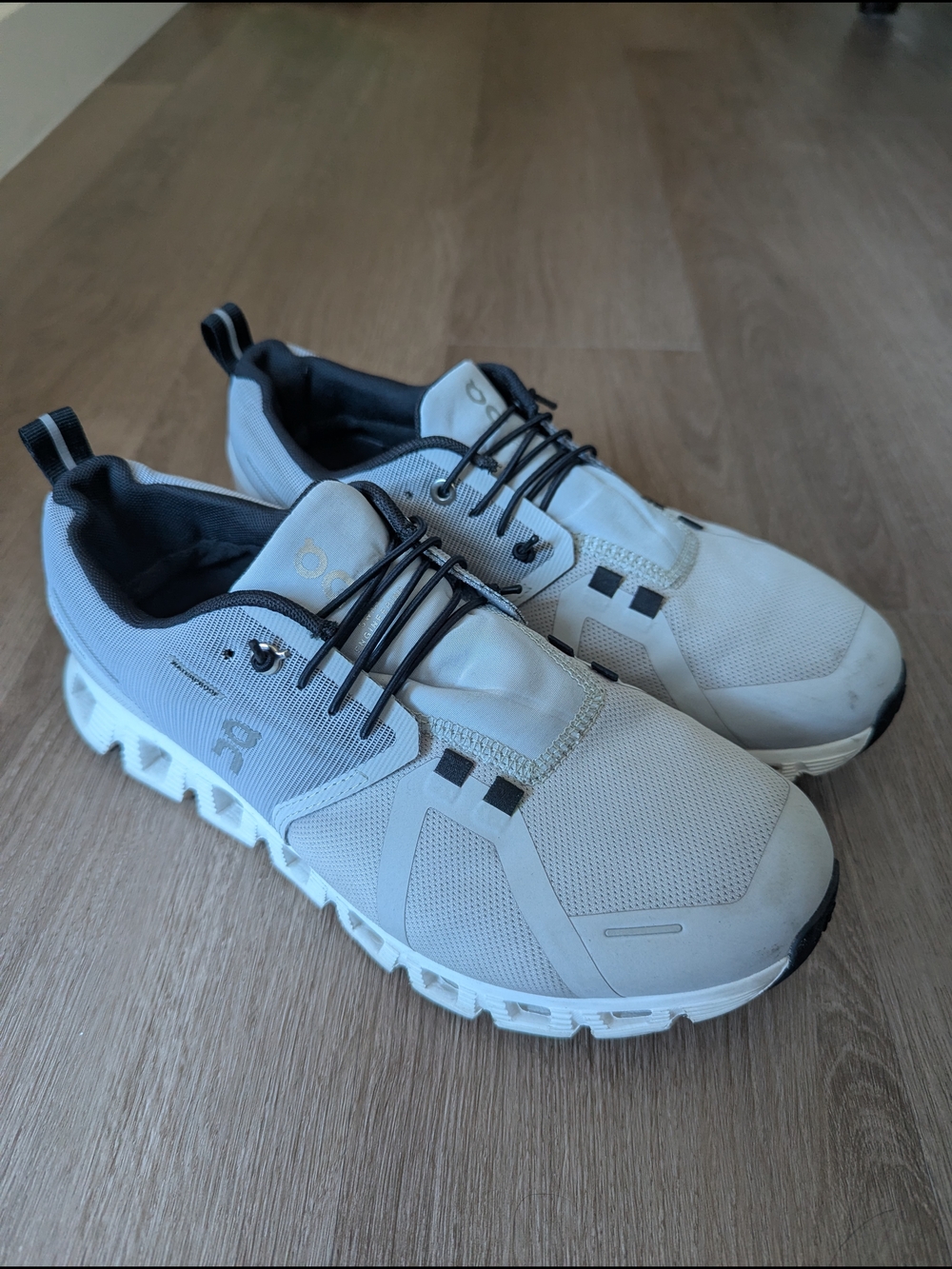 On Cloud 5 Waterproof Women's Running Shoes - Light Gray/Black